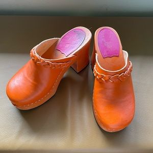 Swedish Hasbeens Layla clog 36 in Orange